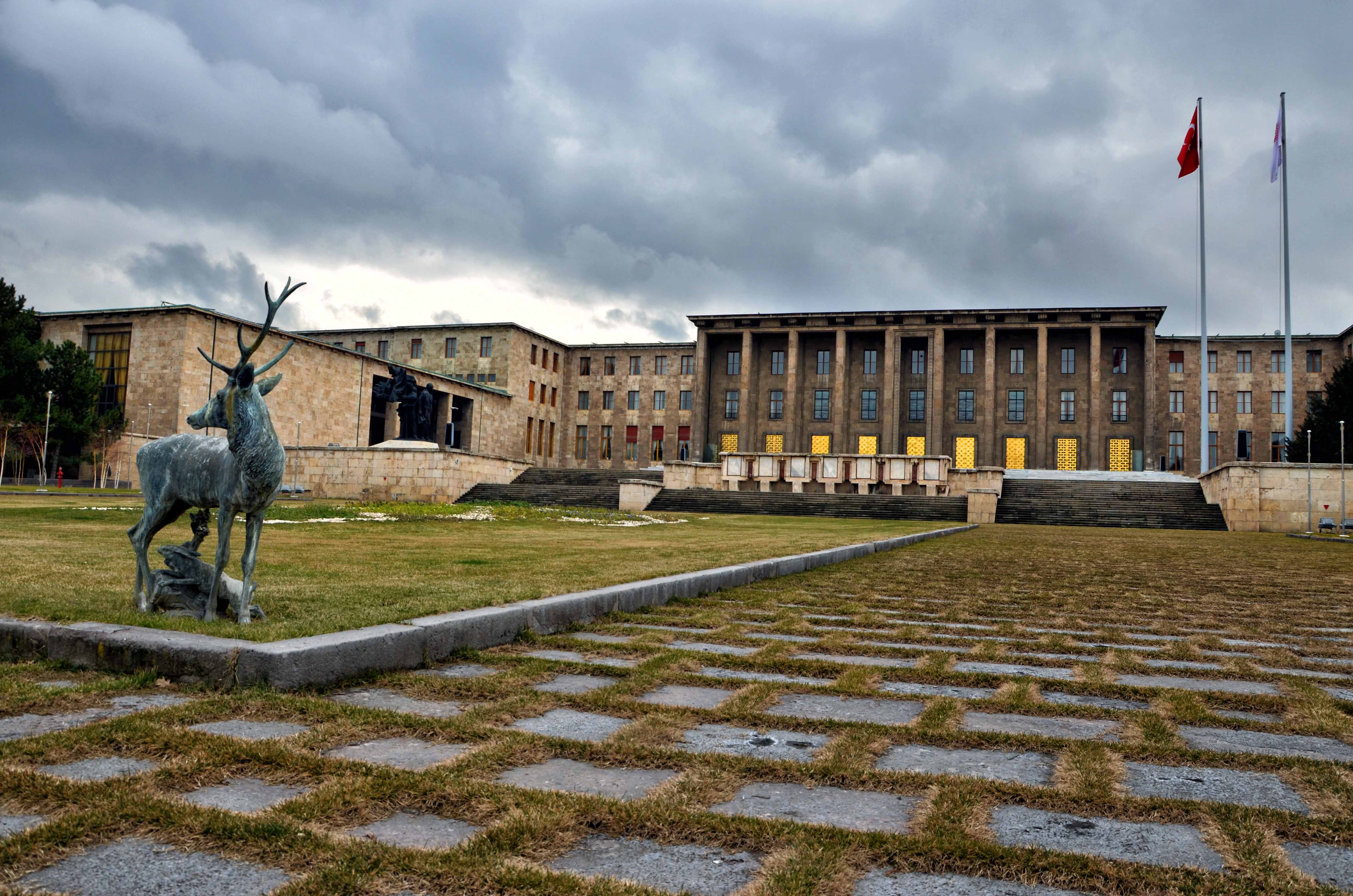 TBMM'de Drt Mevsim Fotoraf Yarmas'nda birincilik dln Parlamento Stenograflar Dernei yelerimizden Serpil Mmine Yldrm kazanmtr.